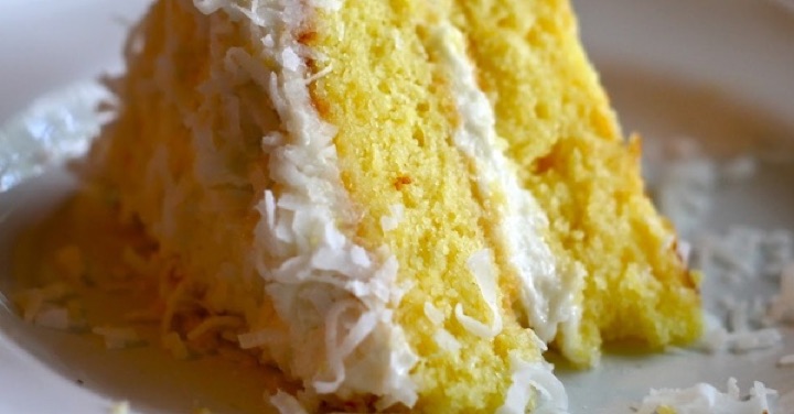 Bacardi-Pina-Colada-Cake