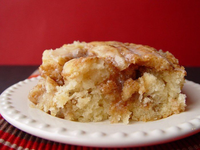 This Cinnamon Roll Cake Takes Cinnamon Buns To A Whole New This Cinnamon Roll Cake Takes Cinnamon Buns To A Whole New