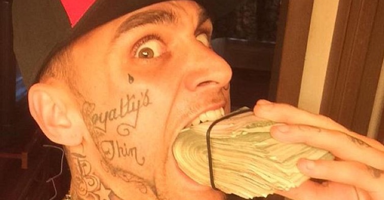 Robbers Arrested After Posting Selfies On Facebook Flashing Cash
